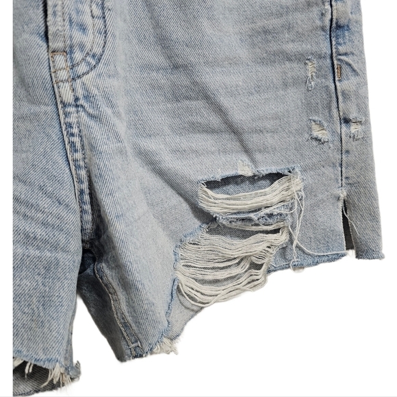 Zara high waist 90s ripped grunge style button light blue jean shorts size 8 - Picture 6 of 11